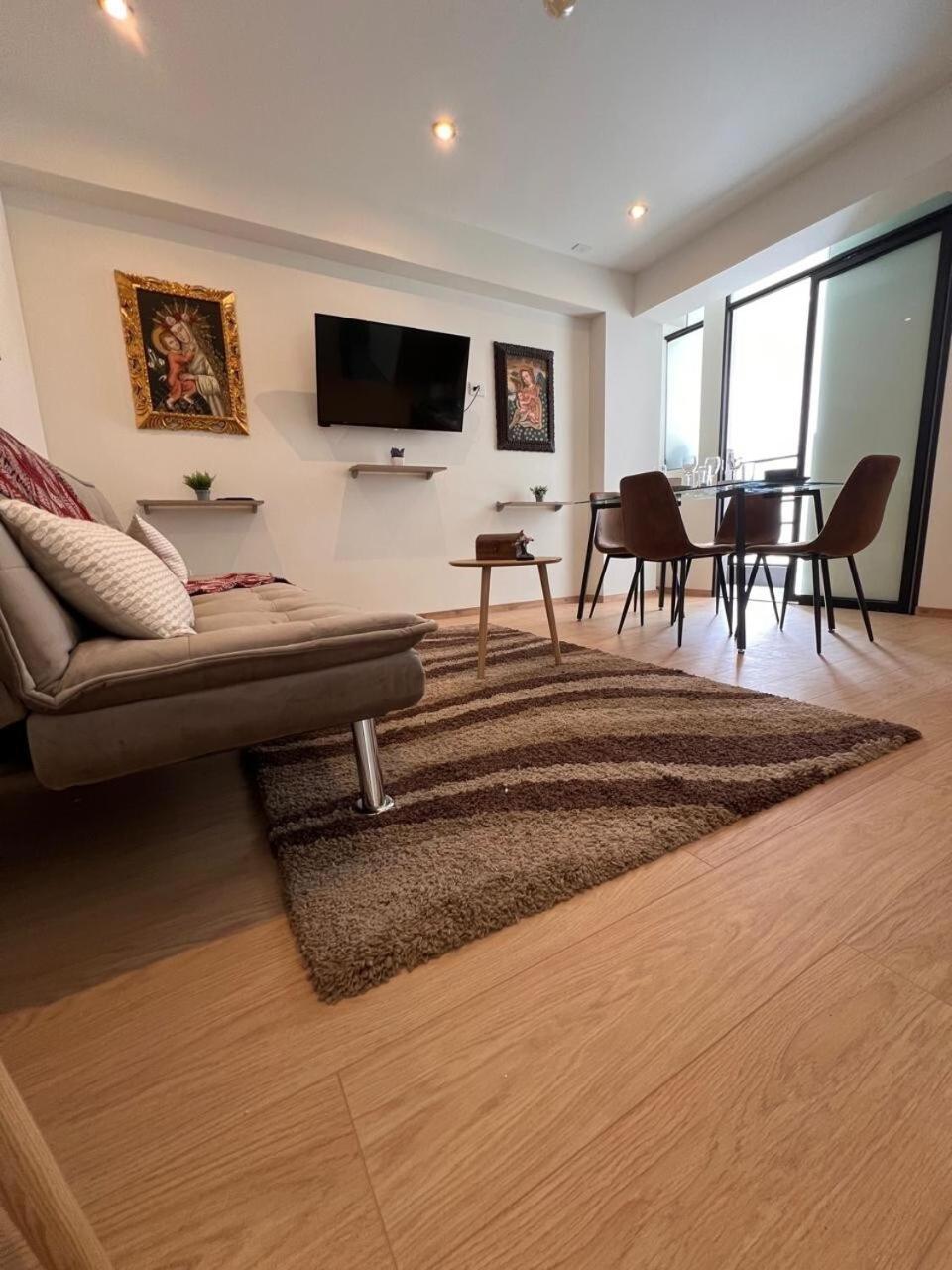 Apartment New And Cozy Qenqo In *